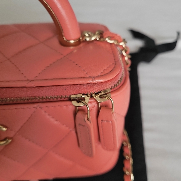❌SOLD❌Chanel Pink Small Vanity - Picture 15 of 15